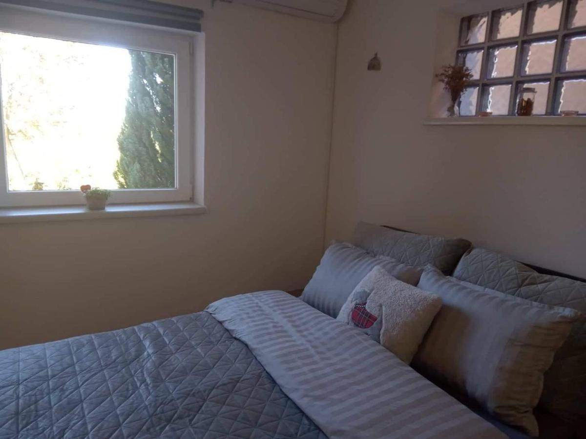 Chez Marthe, Organic Farm Stay Knin Ngoại thất bức ảnh